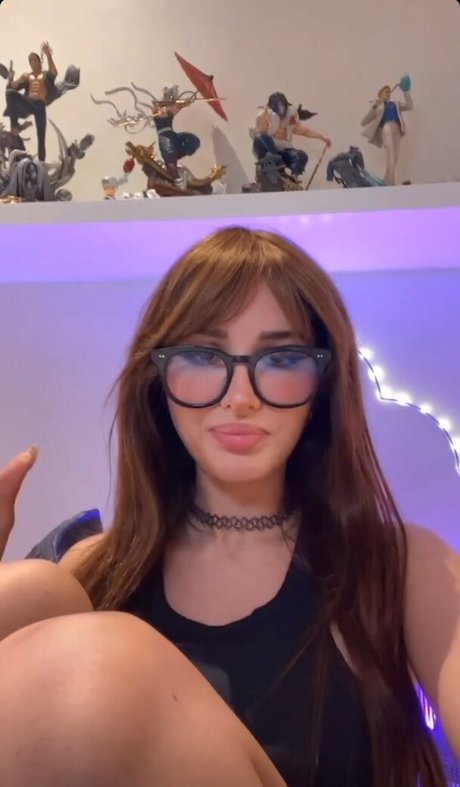 Sssniperwolf modèle érotique archive