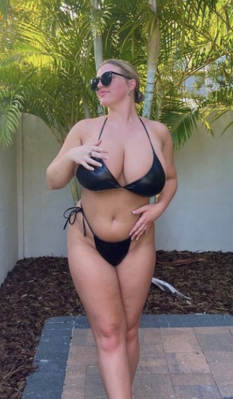 brunette onlyfans sexy érotique collection