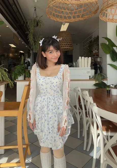 Eeeveenara modèle sexy image