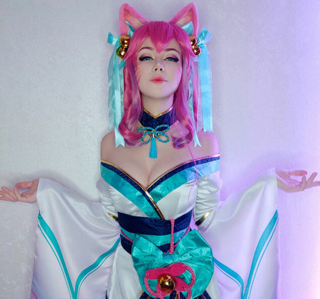 visage blond uniquementfans hd parfait image