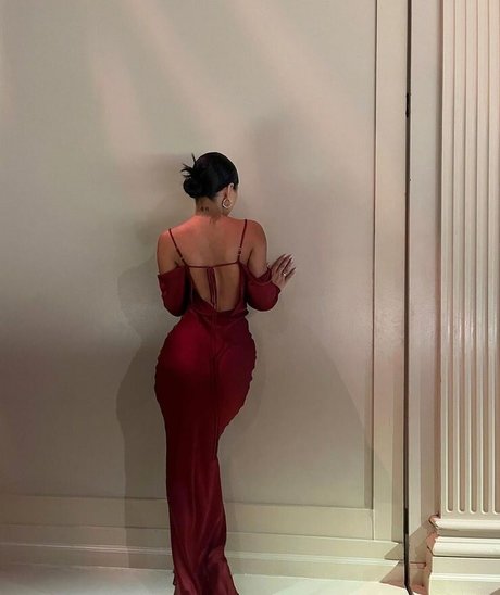 actrice onlyfans art supérieur des photos