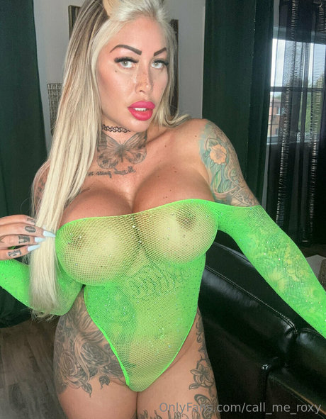 Callme Roxy star du porno chaud galerie