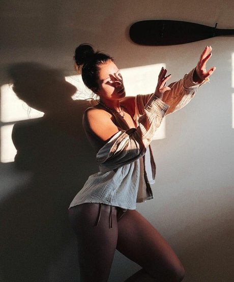 Alanna Jade Taylor star du porno parfaite galeries