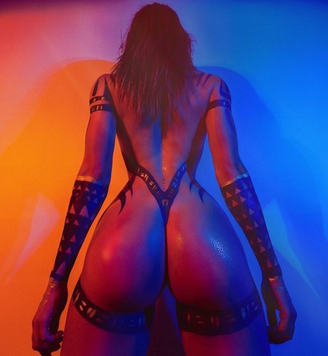 Alanna Jade Taylor modèle magnifique image