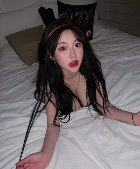 visage blond uniquementfans pornographique nu collection