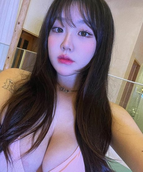 gros seins courbes onlyfans exclusivité érotique img