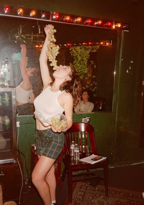 Rachel Anne Sennott star du porno de haute qualité galeries