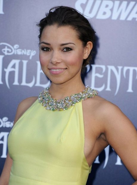 Jessica Parker Kennedy étoile sympa photos