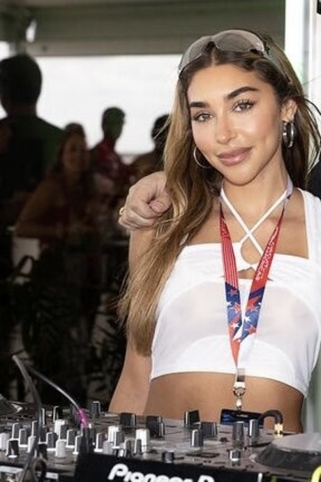 Chantel Jeffries mannequin image