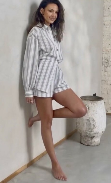 Michelle Keegan étoile sexy img