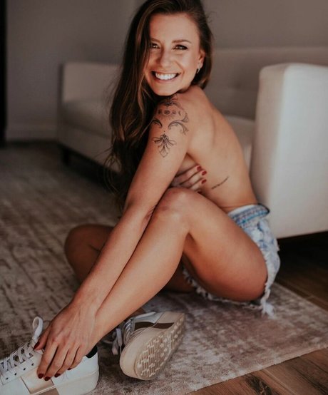 Paola Carrijo modèle pornographique img