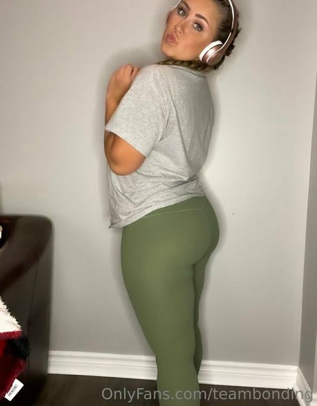 sexe lesbien onlyfans érotique en haute qualité photo