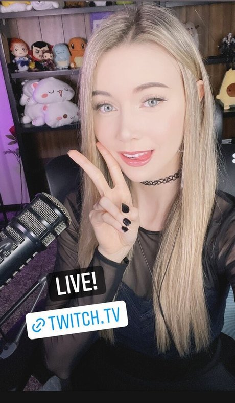 Dizzykitten modèle exclusif photo