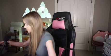 Dizzykitten star pornographique img