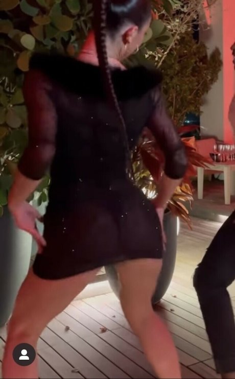 Charli D Amelio star du porno gratuit img