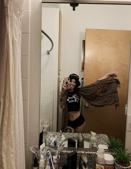 nonsalemwitch actrice exclusive des photos