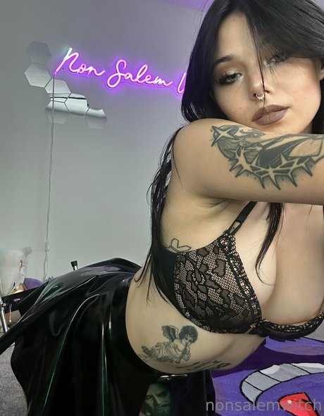 nonsalemwitch modèle magnifique images