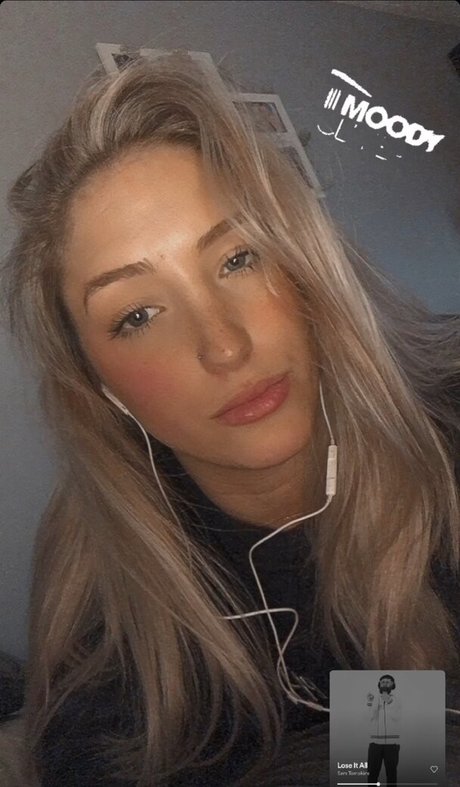 Caitlin Beevers actrice de nus des photos