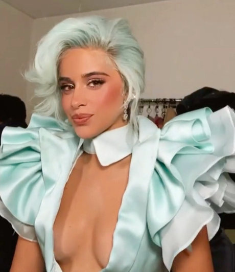 blonde transexuelle onlyfans nus hd photos