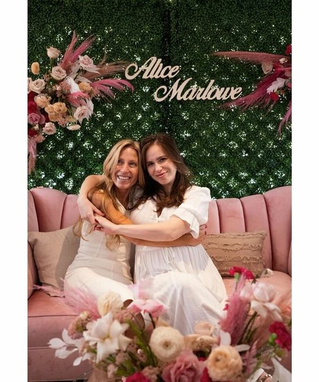 Nicolle Gironda étoile sexy galeries