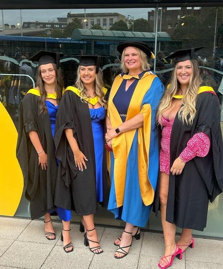 filles célèbres onlyfans pornographique érotique image