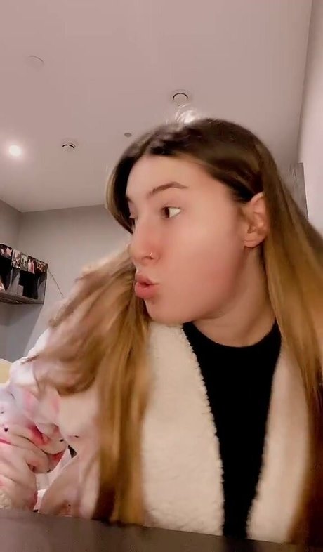 The Blue Dress Girl actrice exclusive photo