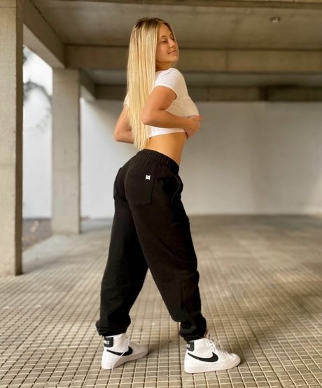 Sol Aguilera modèle des photos