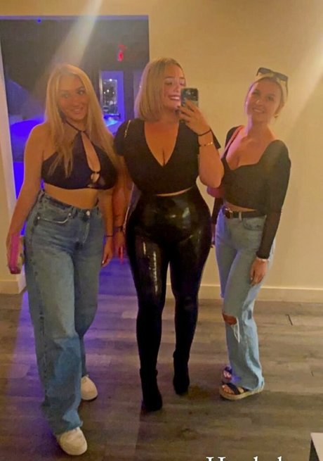 Angelina Cross actrice de nus archive