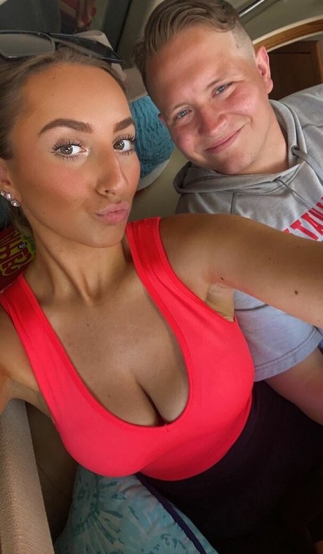 Angelina Cross modèle de sexe img