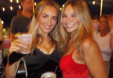 Angelina Cross étoile galeries