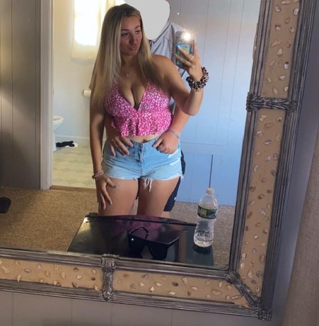 Angelina Cross star du porno des photos