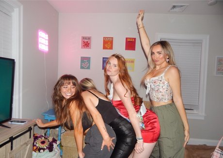 Angelina Cross modèle de sexe photo