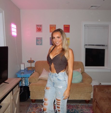 Angelina Cross star du porno chaud archive