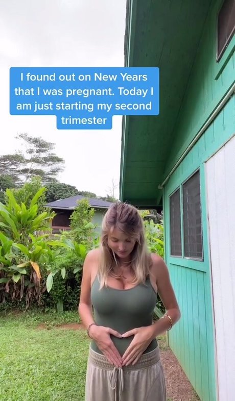 Isabella Abell modèle hd archive