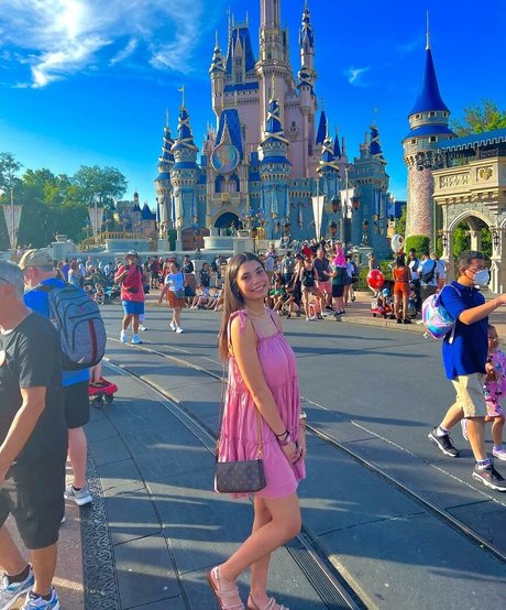 Nicole Fatone star érotique archive