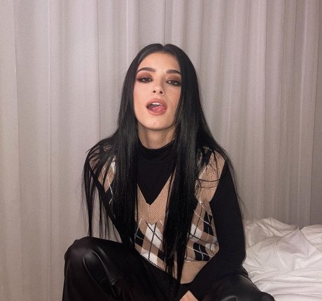 Dixie D Amelio étoile érotique galeries