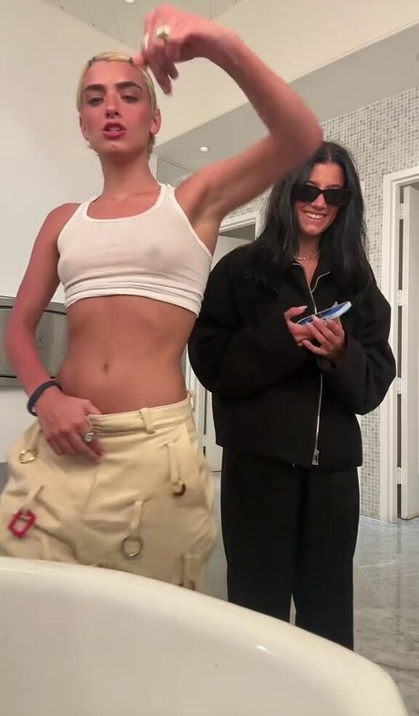 Dixie D Amelio star du porno exclusive photos