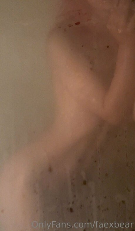 faexbear star exclusive photo