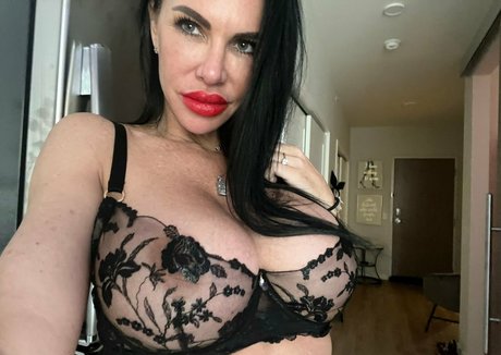 blonde aux gros seins onlyfans chaud exclusif galerie