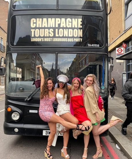 professeur brune onlyfans chaud joli images