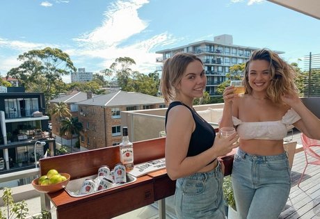 Abbie Chatfield actrice exclusive image