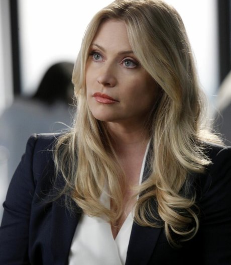 Emily Procter modèle pornographique photo