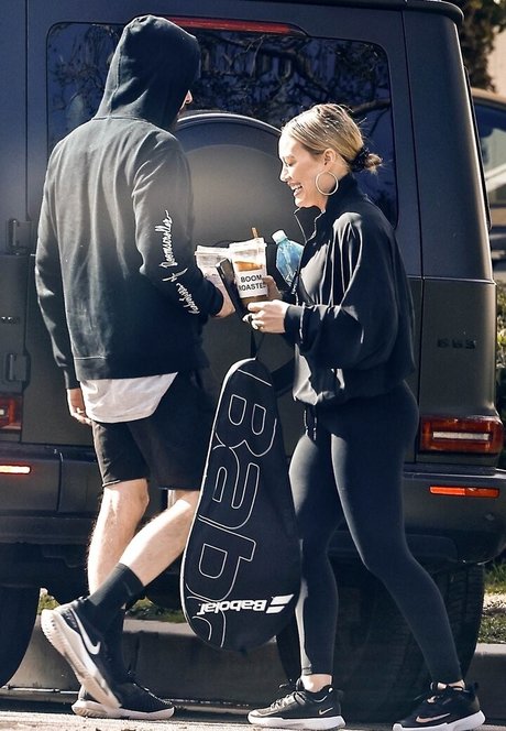 gros seins branlette espagnole onlyfans chaud en haute qualité images