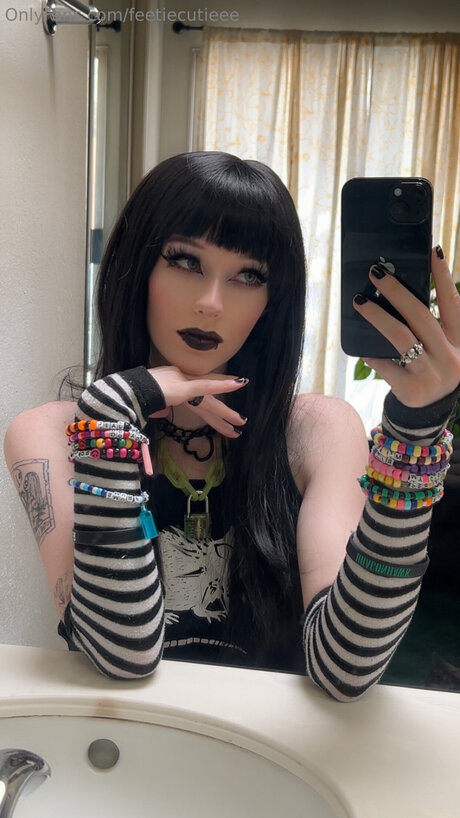 feetiecutieee actrice artistique des photos