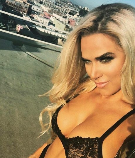 baisers lesbiens onlyfans jolie et gratuite photo