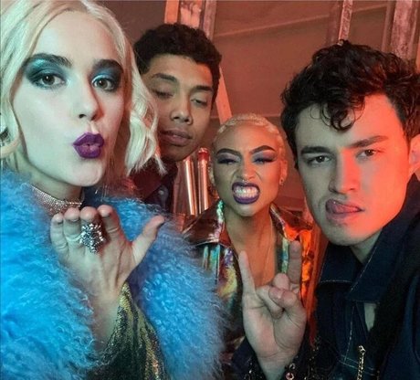 pom-pom girl asiatique onlyfans meilleure qualité galerie