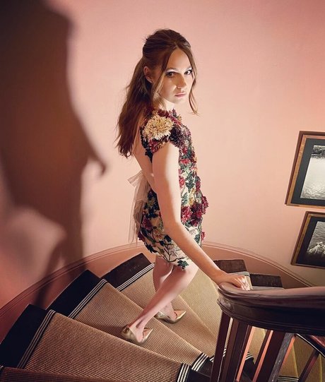 Karen Gillan star du porno en haute qualité archive