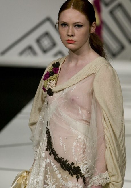 Karen Gillan modèle artistique img