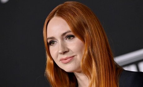 Karen Gillan modèles nus photo