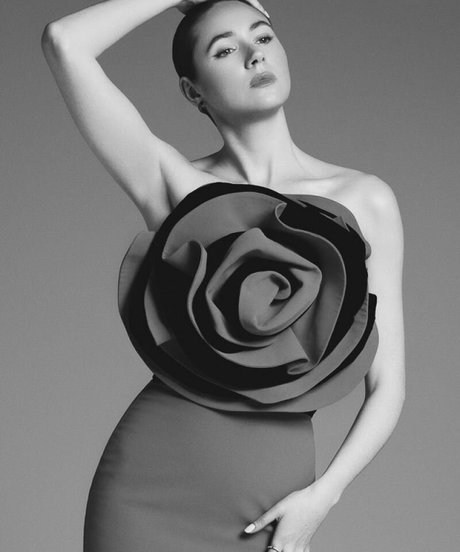 Karen Gillan belle étoile archive